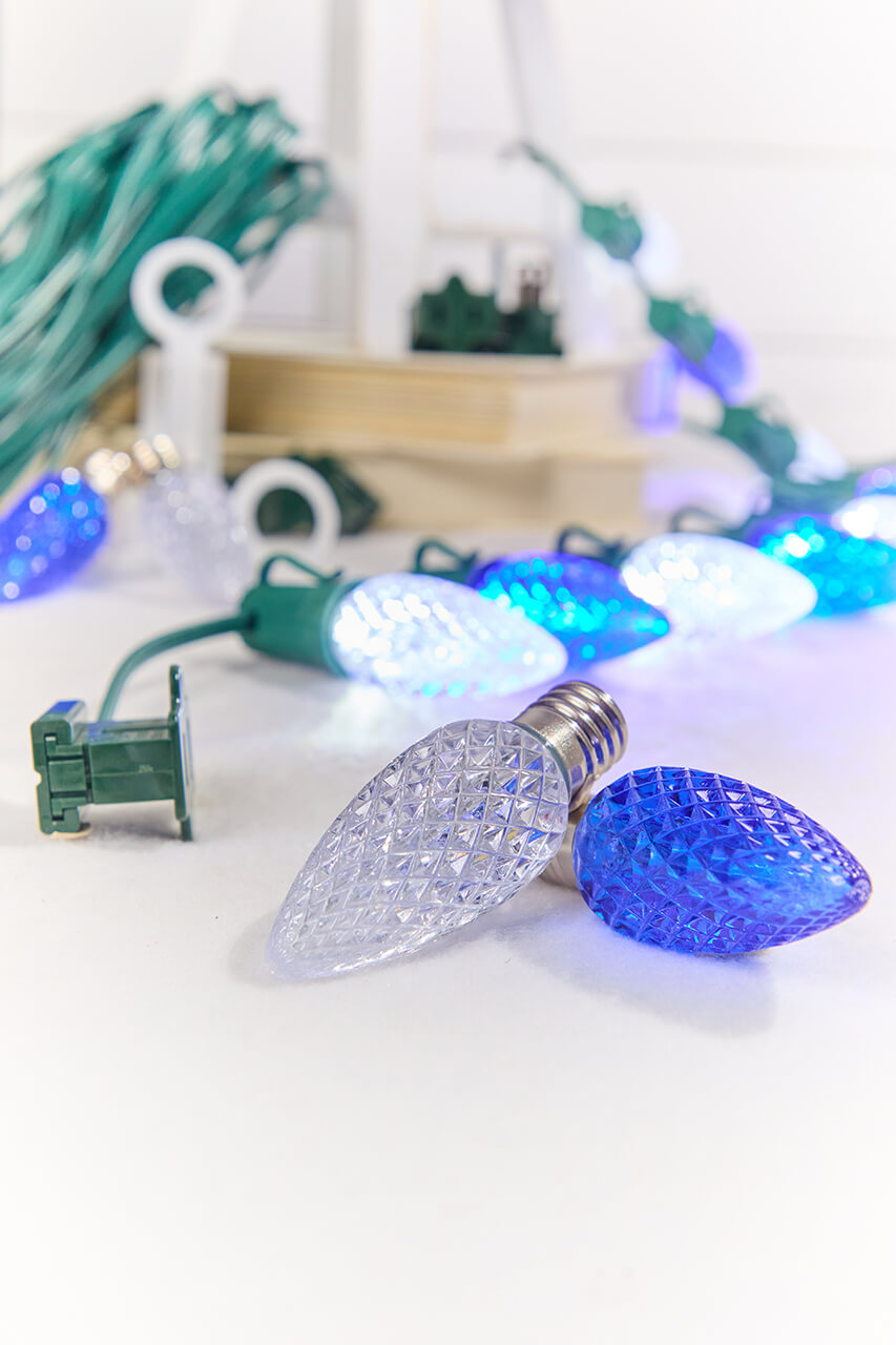250' Outdoor Christmas Lighting Kit - Cool White/Blue