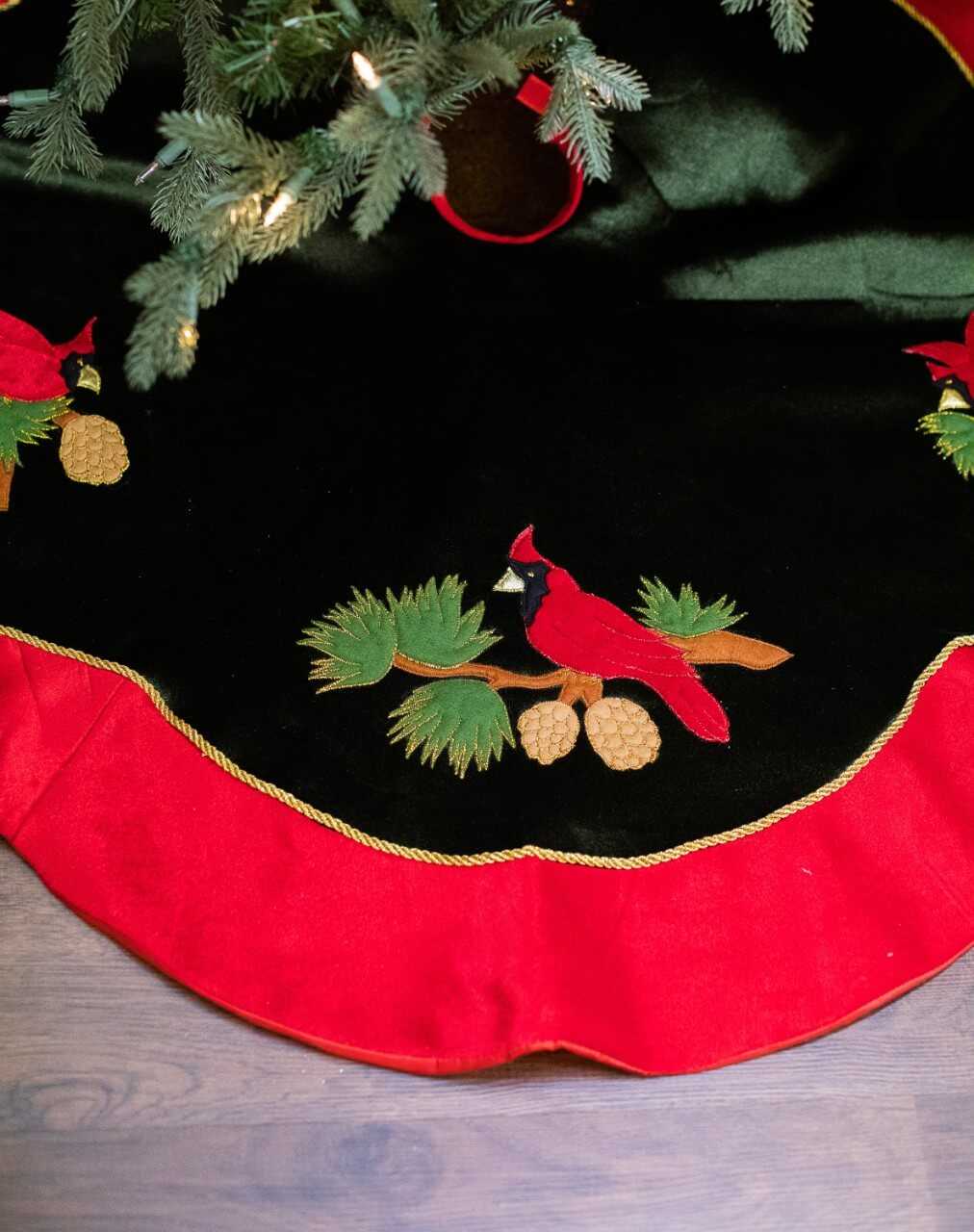 48” Cardinal Design Tree Skirt