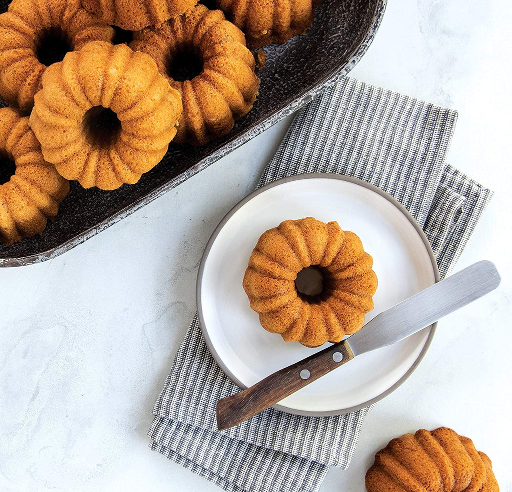 Nordic Ware Anniversary Bundtlette Cake pan