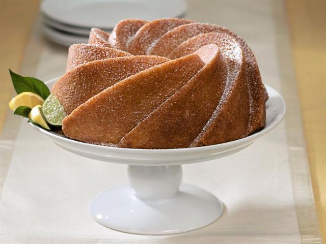 Nordic Ware 6 Cup Heritage Bundt Cake Pan