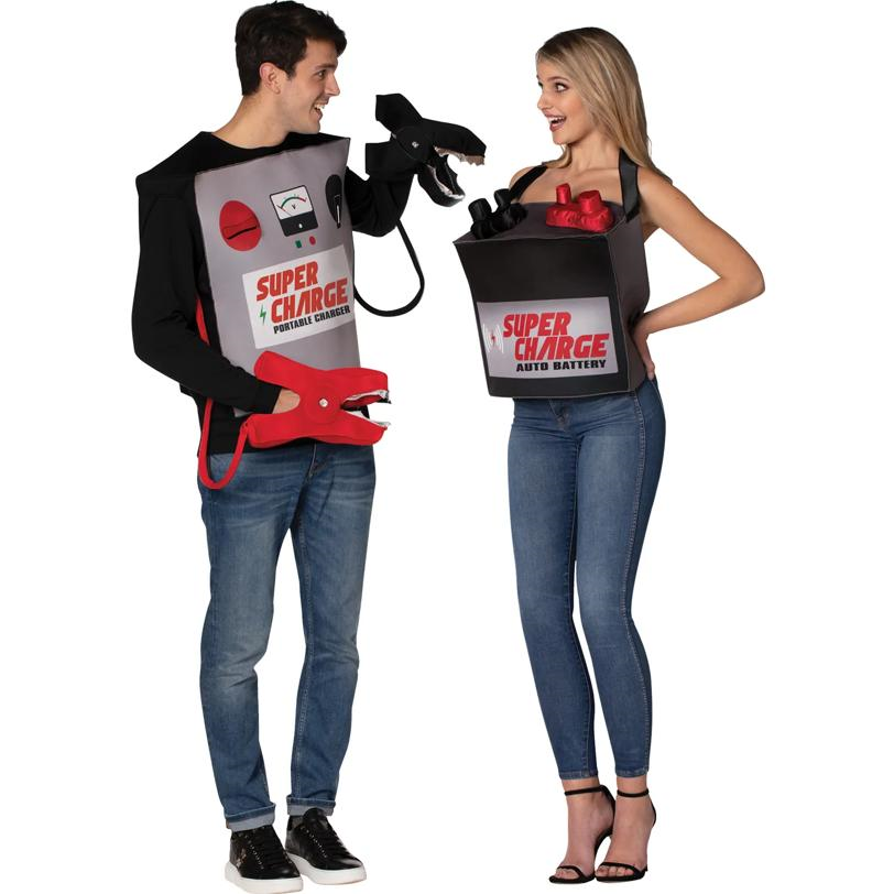 BATTERY JUMPER CABLES COUPLE