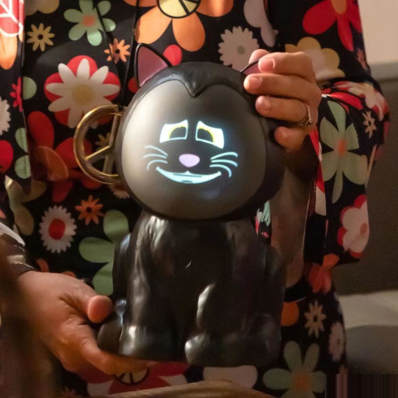 ANIMAT3D Eek the Cat 3D Animated Light-Up Black Cat Halloween Decoration