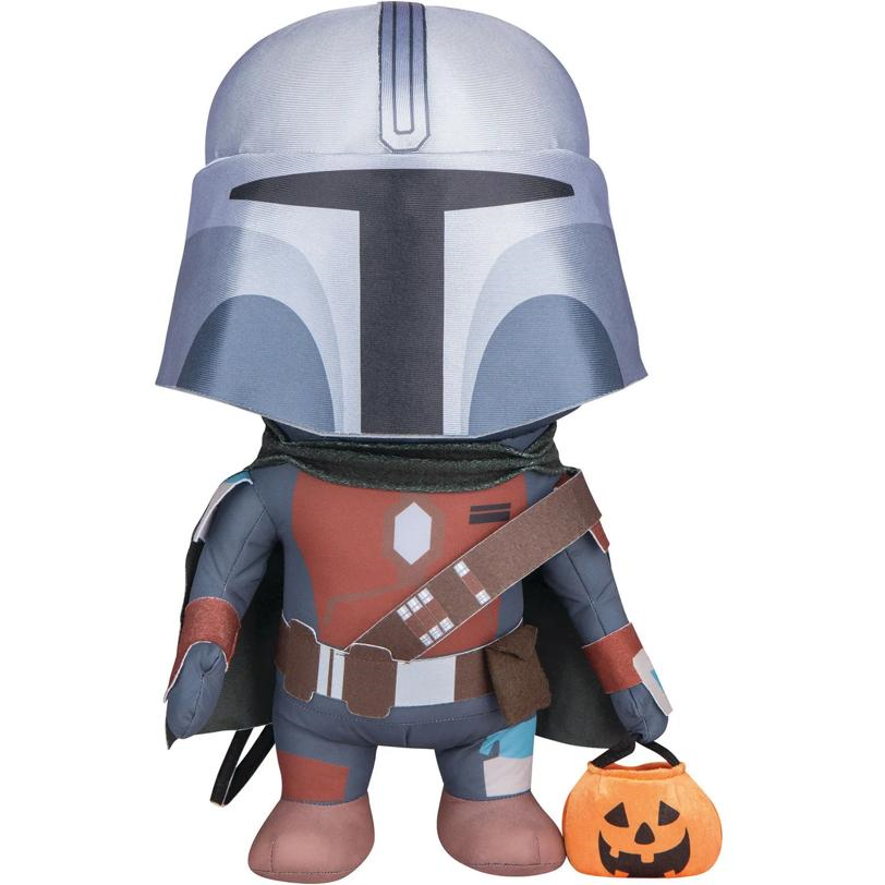 HALLOWEEN GREETER MANDALORIAN