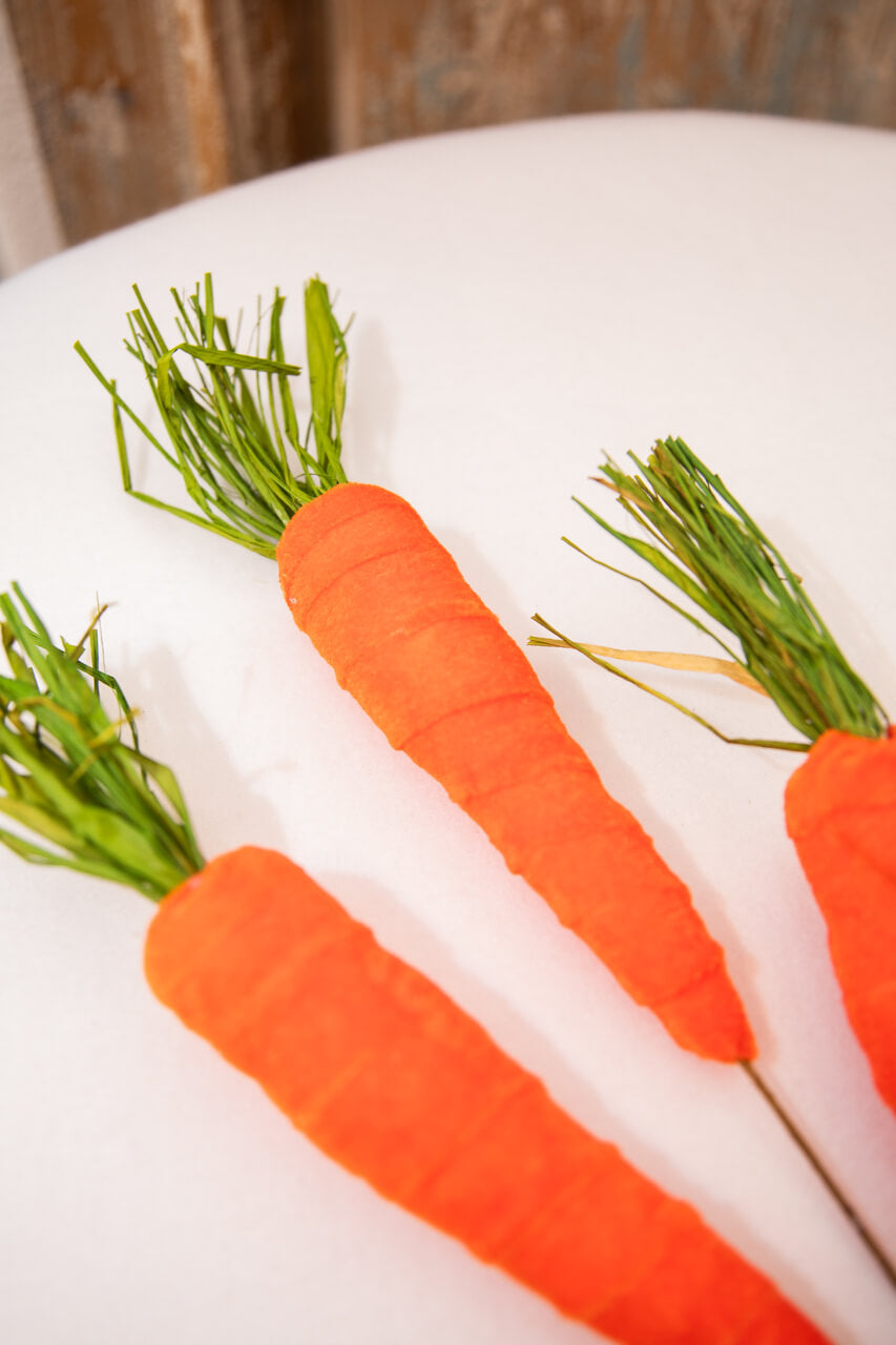 29" Velvet Carrot Spray