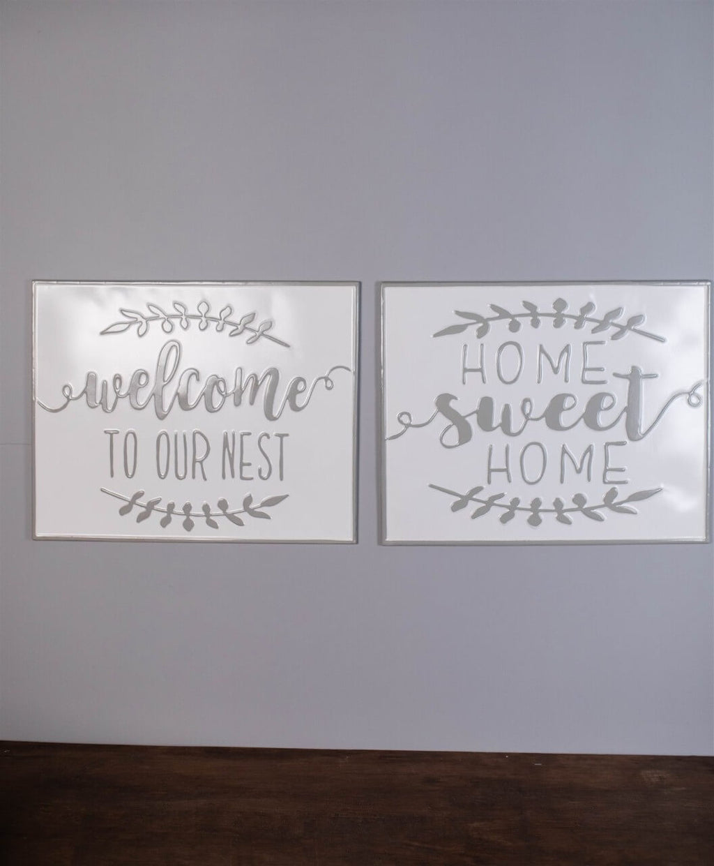 19" White and Grey Metal Enamel Wall Decor