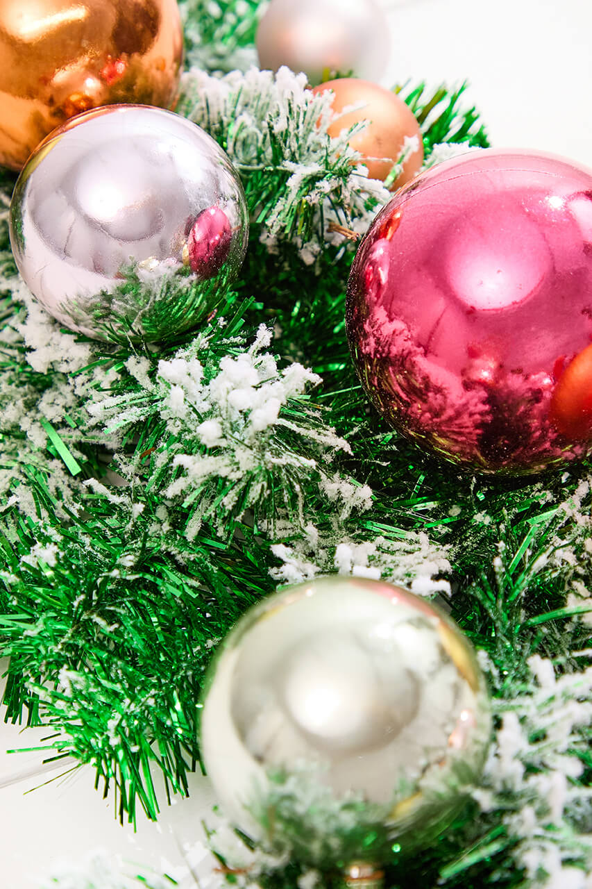 48" Snow Glitter Ball Retro Tinsel Garland