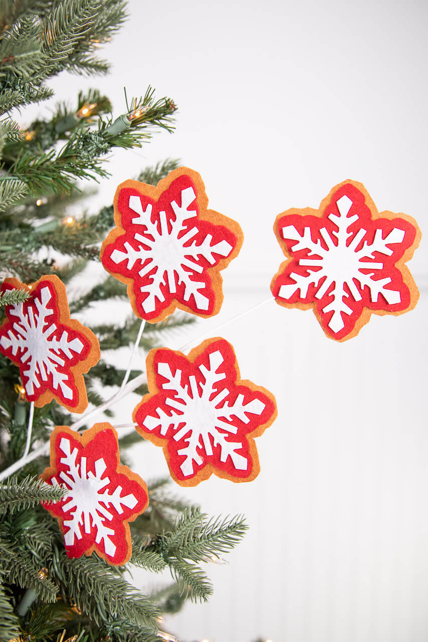24” Red and White Snowflake Stem